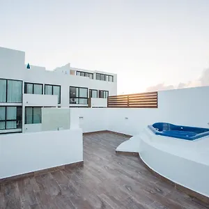 Penthouses & In Pdc! 2 & 1 Bedroom Units Close To The 5th Av Appartement Playa del Carmen