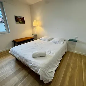 Privee Avec Salle De Bains Partagee-le Sapin Séjour chez l'habitant Genay (Rhone)